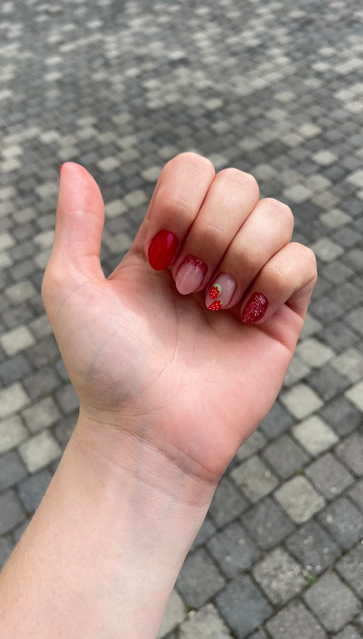 nails 16